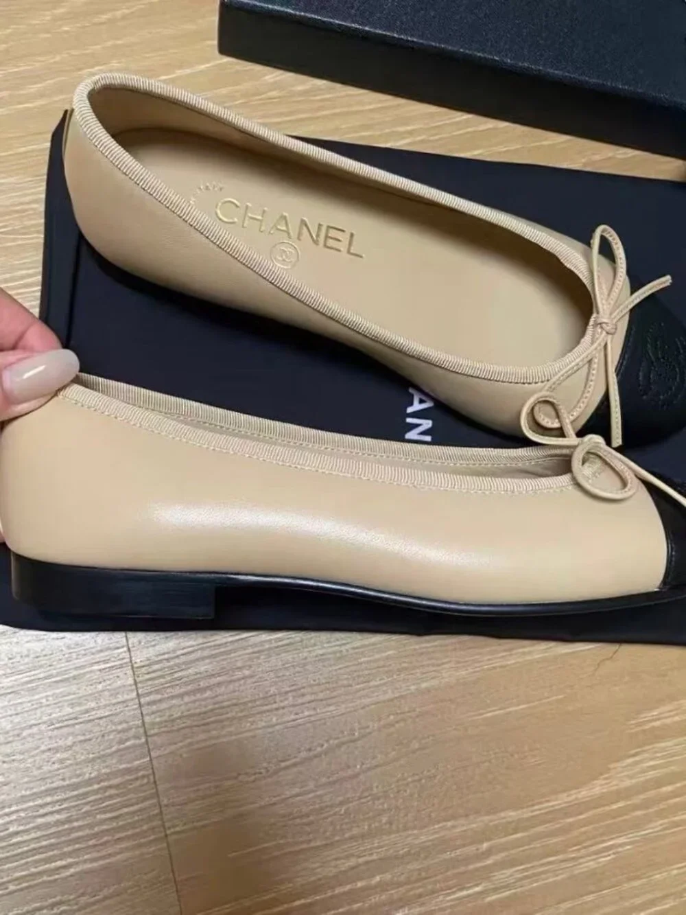 Chanel Beige Black Cap‑Toe CC Bow Leather Ballet Flats